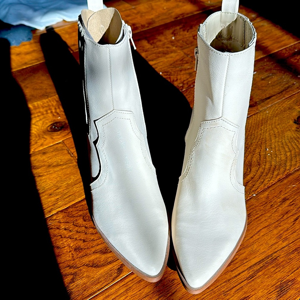 Brand new Qupid cream boots. Size 8
